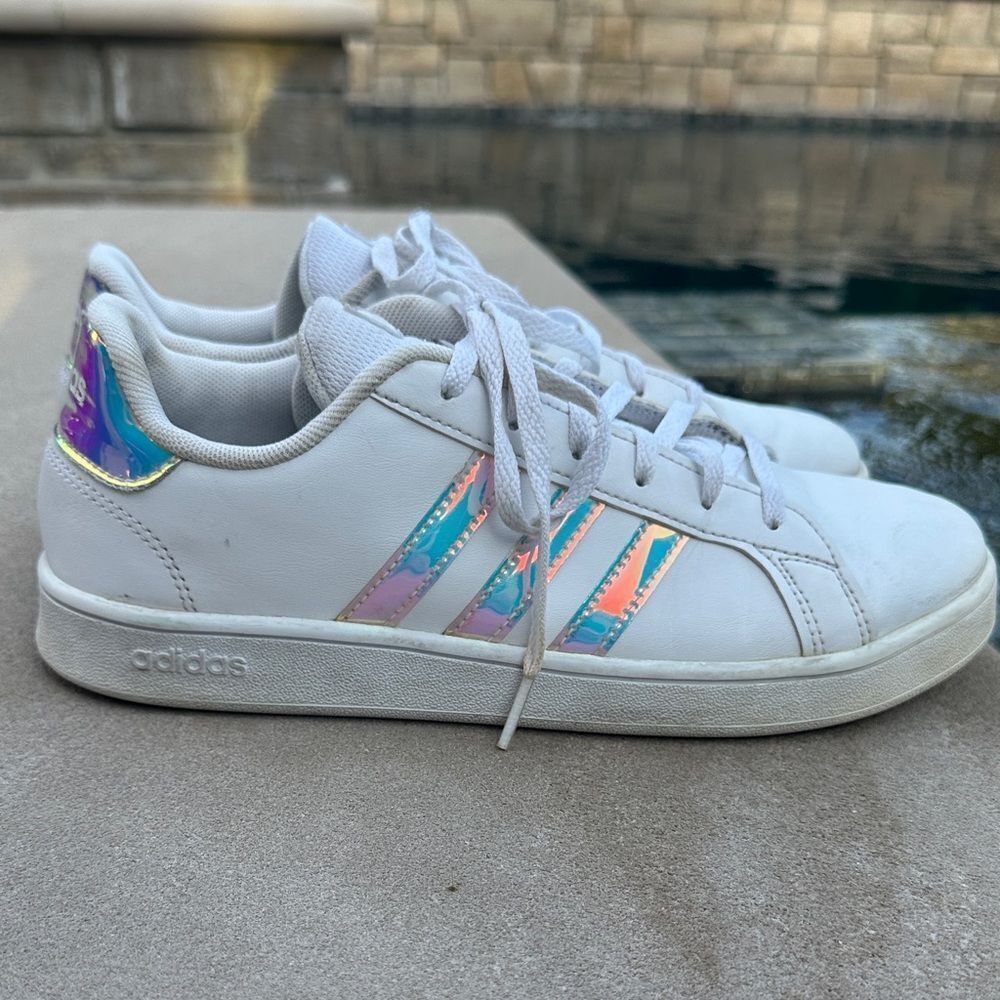 SHOE SALE! Adidas Grand Court Sneakers Iridescent men’s unisex size 6 Gym Casual